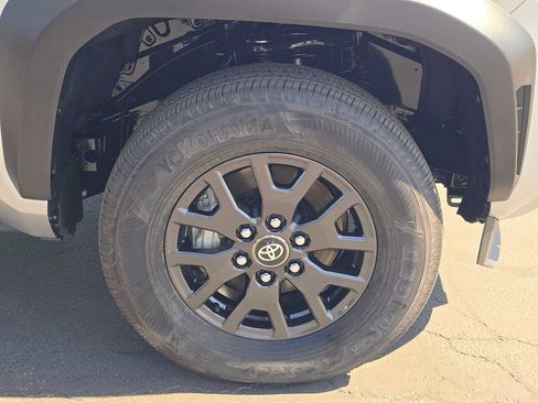 Certified 2026 Toyota 4Runner SR5 AWD/4WD image 9