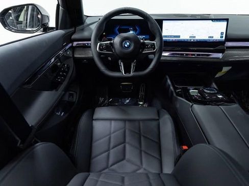 New 2026 BMW i5 eDrive40 image 4