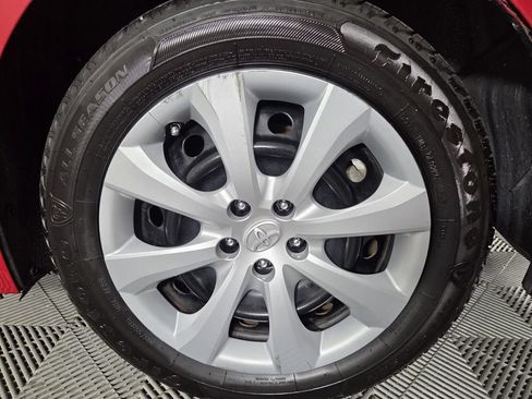 Used 2020 Toyota Corolla LE FWD image 8