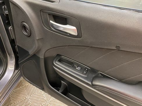 Used 2017 Dodge Charger R/T image 39