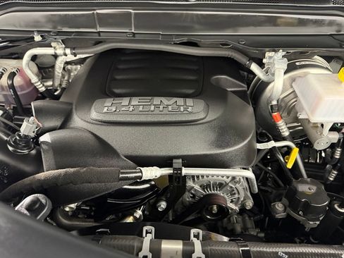 Certified 2025 RAM 2500 Big Horn AWD/4WD image 33