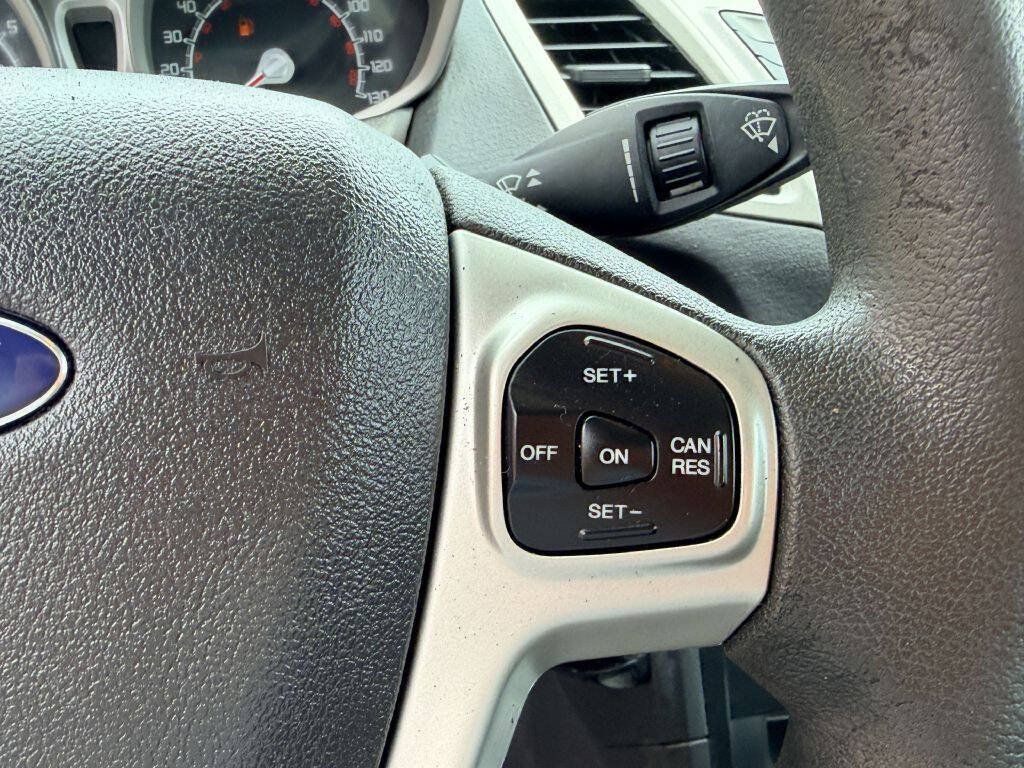 Used 2011 Ford Fiesta SE w/ 202A Rapid Spec Order Code FWD image 13