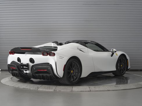 Used 2023 Ferrari SF90 Spider AWD/4WD image 5
