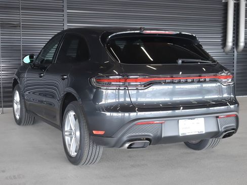 Certified 2024 Porsche Macan AWD/4WD image 2