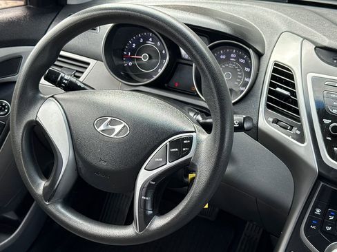 Used 2016 Hyundai Elantra SE FWD image 11