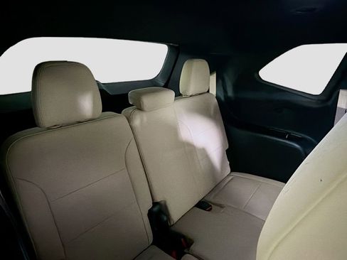 Used 2025 Buick Enclave Preferred FWD image 29