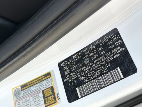 Certified 2025 Hyundai Elantra SE FWD image 28