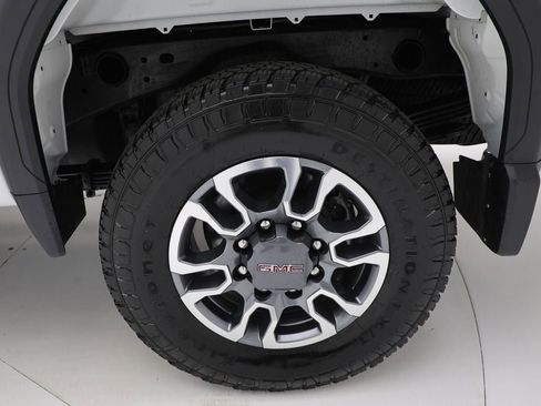 Used 2024 GMC Sierra 2500 SLE image 13