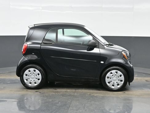 Used 2016 smart fortwo passion image 7