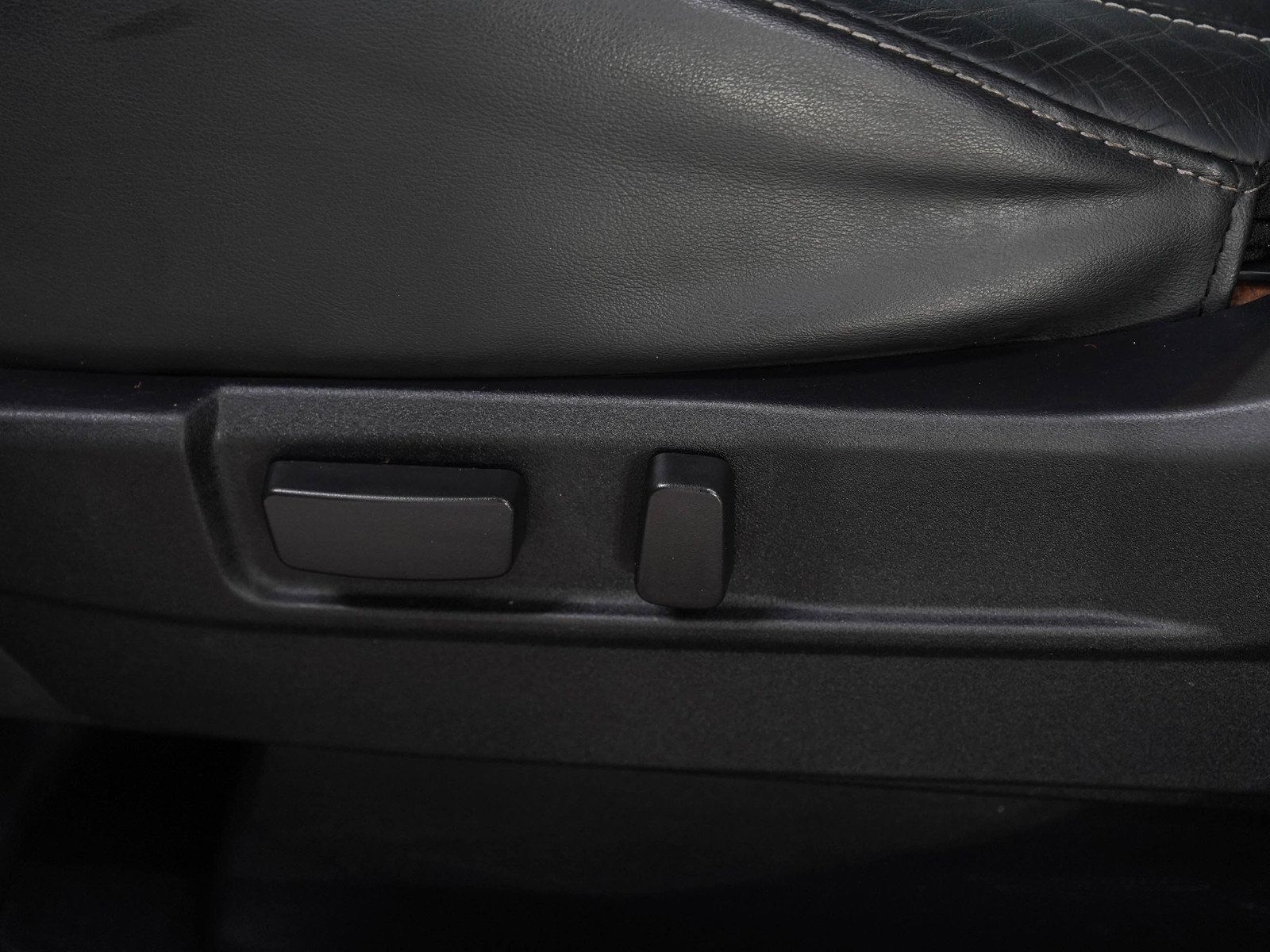 Used 2018 Mitsubishi Outlander 4WD Plug-In Hybrid image 23