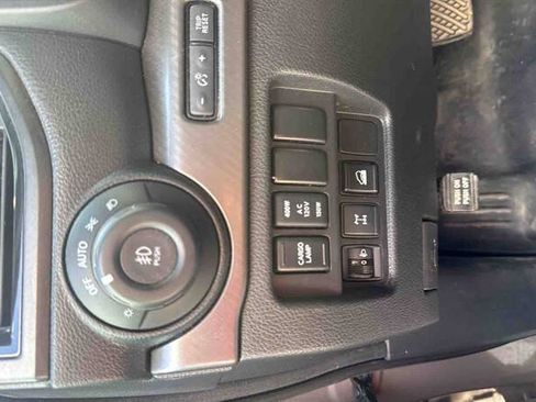 Used 2021 Nissan Titan PRO-4X w/ Pro-4x Convenience Package AWD/4WD image 20