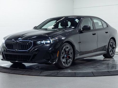 Used 2025 BMW i5 xDrive40 w/ M Sport Package AWD/4WD image 6