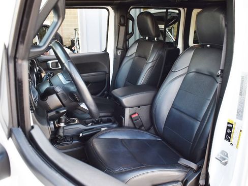 Used 2020 Jeep Wrangler Unlimited Sahara AWD/4WD image 5