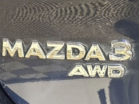 Used 2022 MAZDA MAZDA3 s image 24