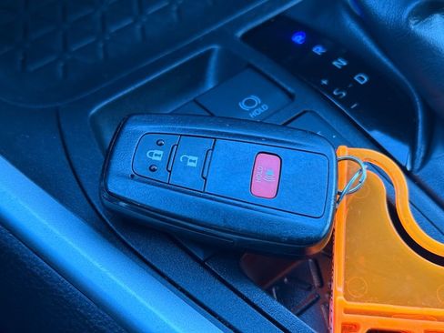 Used 2024 Toyota RAV4 XLE image 35