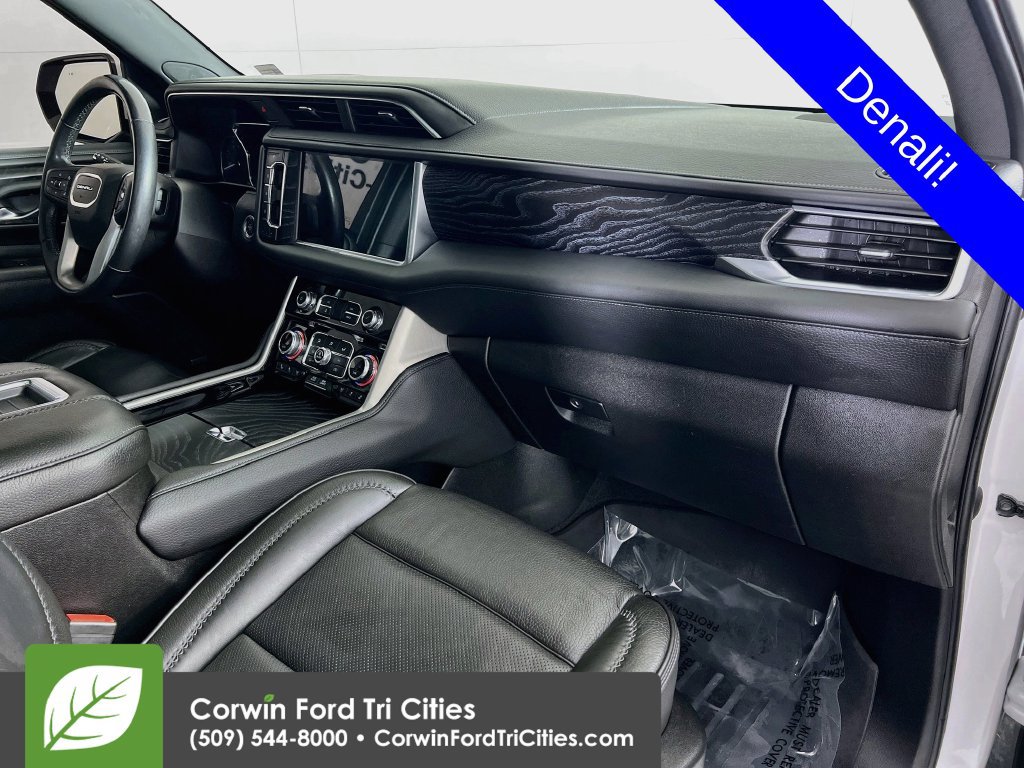 Used 2021 GMC Yukon Denali w/ Denali Premium Package AWD/4WD image 33