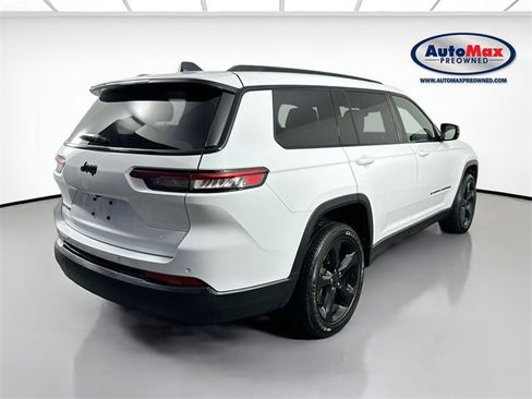 Used 2023 Jeep Grand Cherokee L Laredo image 2