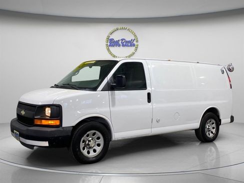 Used 2011 Chevrolet Express 1500 RWD image 2