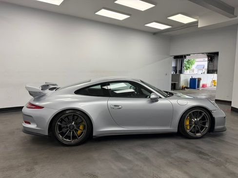 Used 2014 Porsche 911 GT3 RWD image 16
