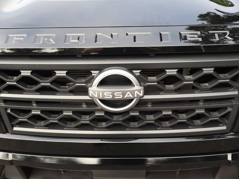Used 2023 Nissan Frontier SV w/ Midnight Edition Package RWD image 45