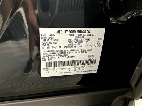 Used 2024 Lincoln Aviator Reserve AWD/4WD image 41