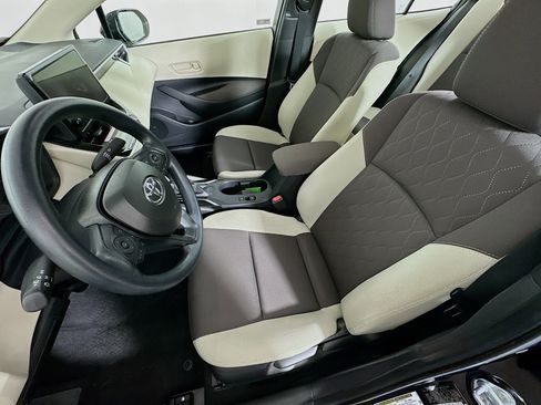 Used 2025 Toyota Corolla LE image 13