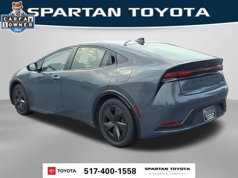 Used 2024 Toyota Prius LE FWD image 10