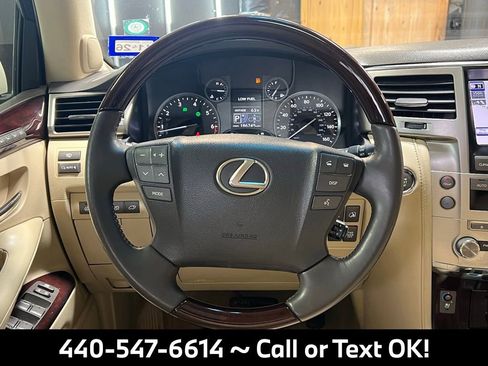 Used 2013 Lexus LX 570 4WD w/ Luxury Pkg image 27
