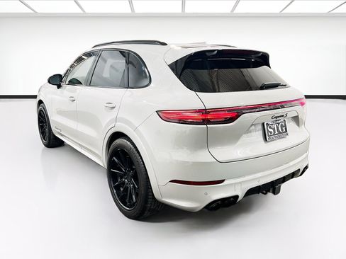 Used 2023 Porsche Cayenne S AWD/4WD image 6
