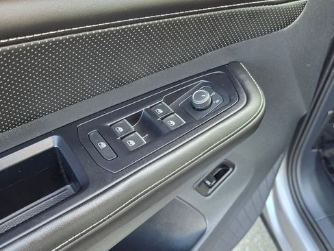 Used 2024 Volkswagen Atlas SE image 26