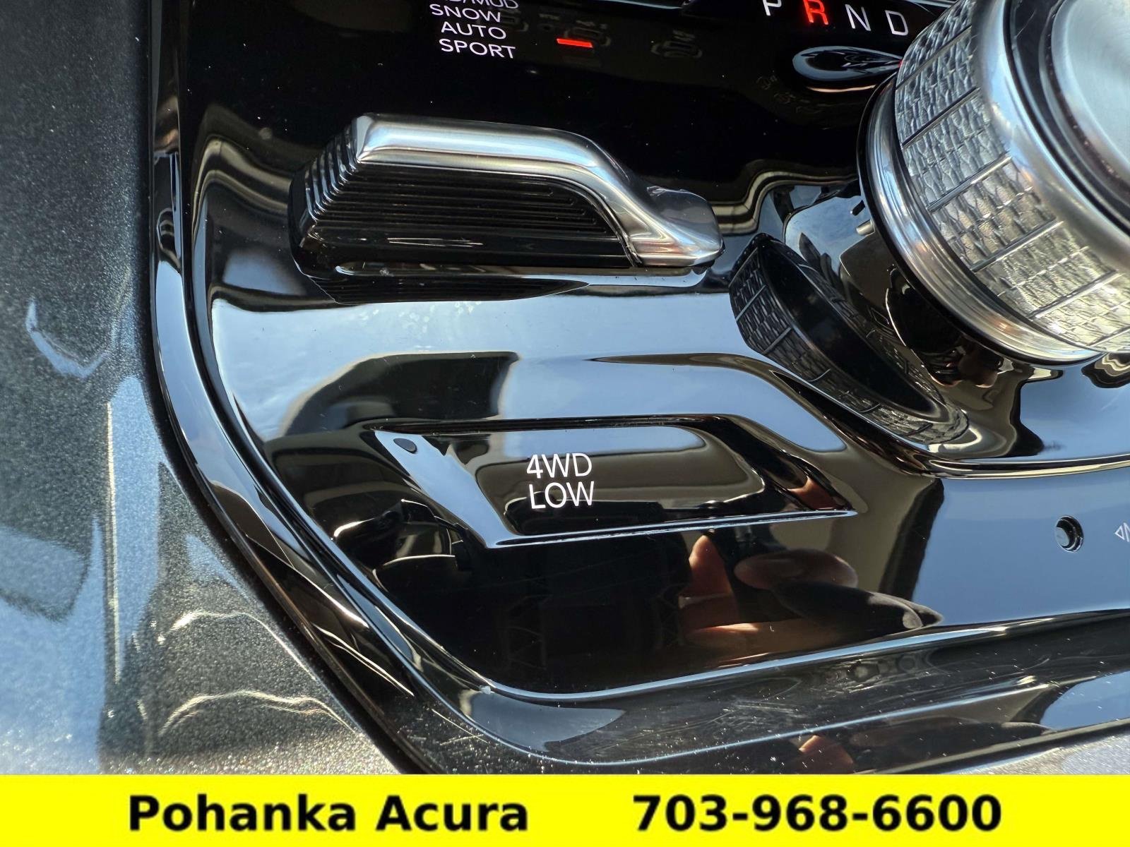 Used 2024 Jeep Wagoneer 4WD w/ Convenience Group I image 29
