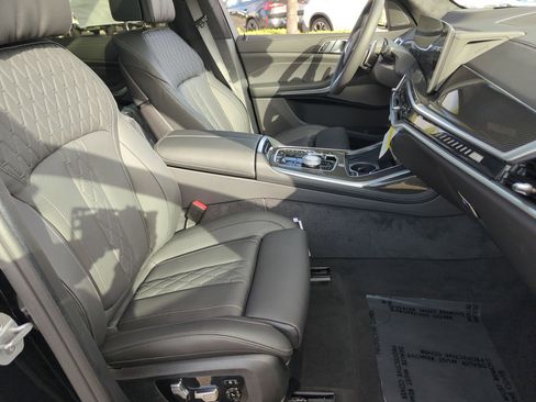 New 2026 BMW X7 M60i image 34