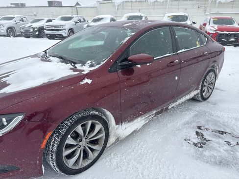 Used 2016 Chrysler 200 S w/ Comfort Group image 1