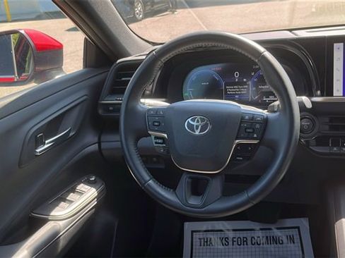 Used 2023 Toyota Crown XLE image 21