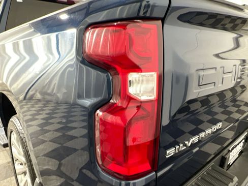 Used 2021 Chevrolet Silverado 1500 High Country w/ Technology Package image 16