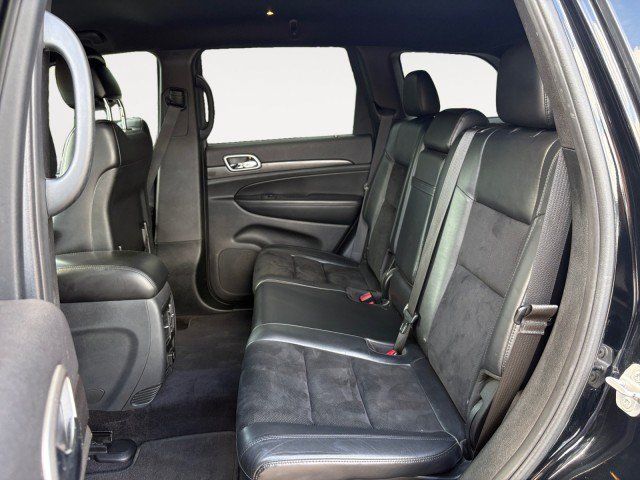 Used 2017 Jeep Grand Cherokee Altitude AWD/4WD image 9