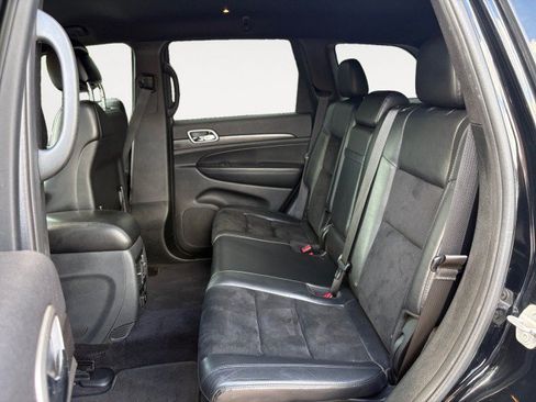 Used 2017 Jeep Grand Cherokee Altitude AWD/4WD image 9