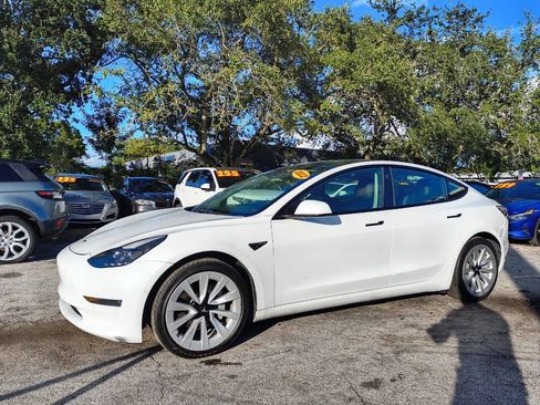 Used 2022 Tesla Model 3 Long Range AWD/4WD image 4