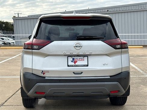 Certified 2021 Nissan Rogue SV image 9