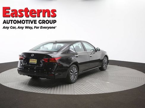 Used 2025 Nissan Altima 2.5 SV FWD image 40