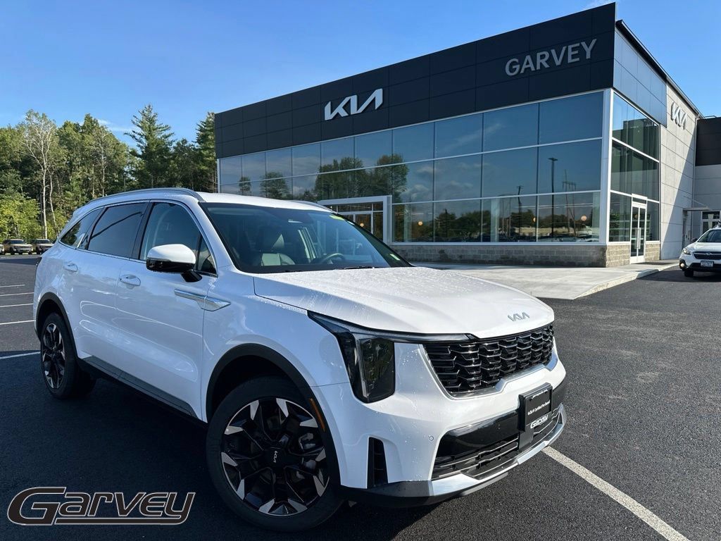 Certified 2026 Kia Sorento EX AWD/4WD image 1