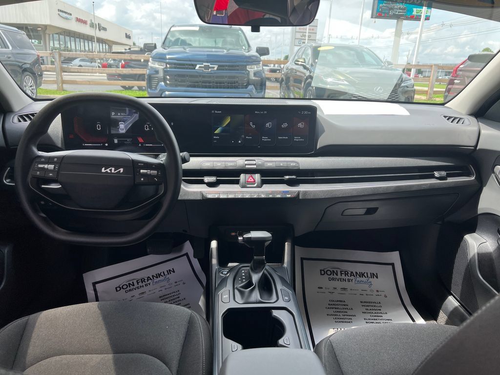 Used 2025 Kia K4 FWD image 17