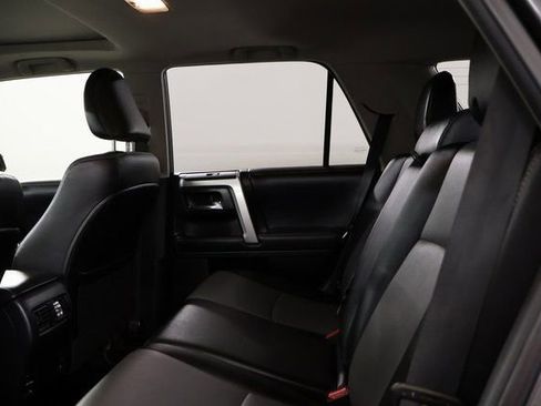 Used 2018 Toyota 4Runner SR5 Premium AWD/4WD image 31