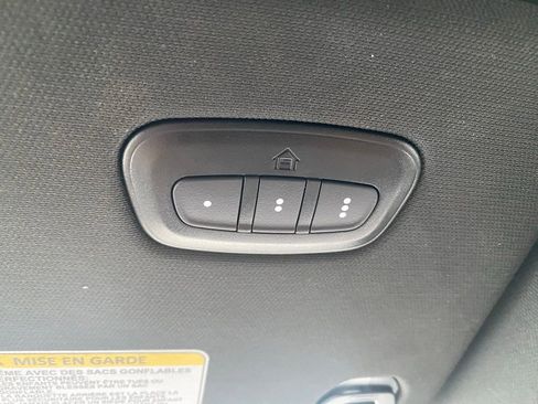Used 2024 RAM 1500 Laramie AWD/4WD image 26