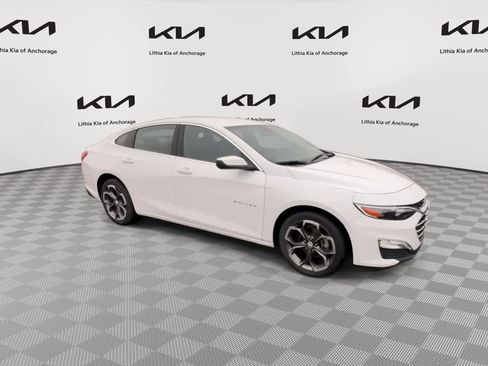 Used 2023 Chevrolet Malibu LT FWD image 2