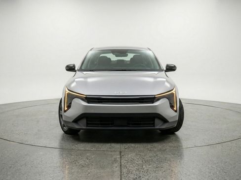 Used 2025 Kia K4 LXS image 2