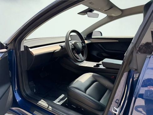 Used 2023 Tesla Model 3 Standard Range RWD image 5