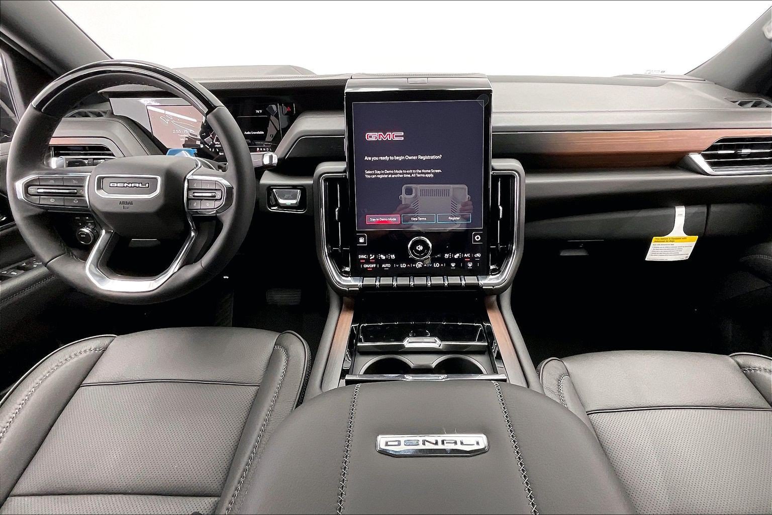 New 2026 GMC Yukon Denali w/ Advanced Technology Package AWD/4WD image 5