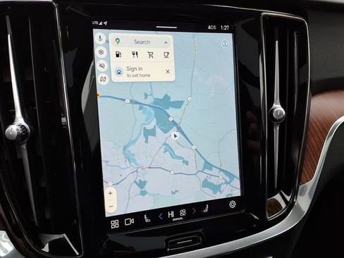 Used 2024 Volvo S60 B5 Plus image 19