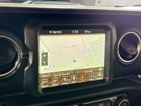 Used 2022 Jeep Wrangler Unlimited Sahara w/ Cold Weather Group image 15